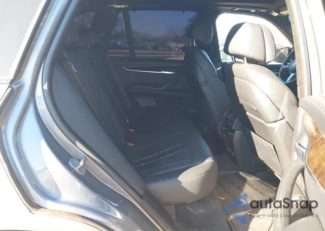 2015 BMW X5 xDrive50I z USA, uszkodzony, nr VIN 5UXKR6C57F0J77175